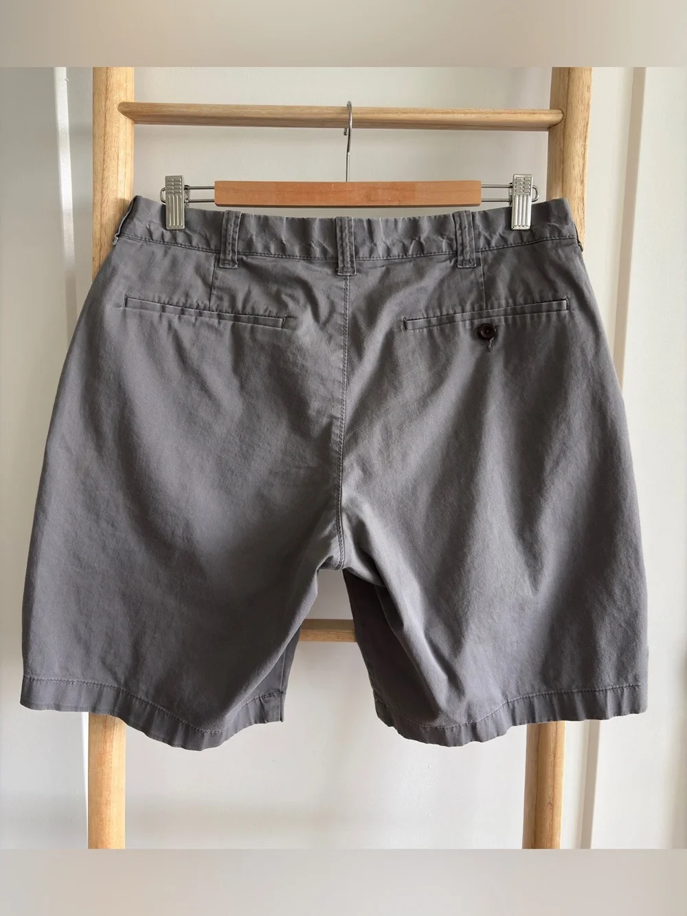 J. Crew Men's Stretch Chino Shorts in Spokane Grey (32 waist, 9” inseam)
